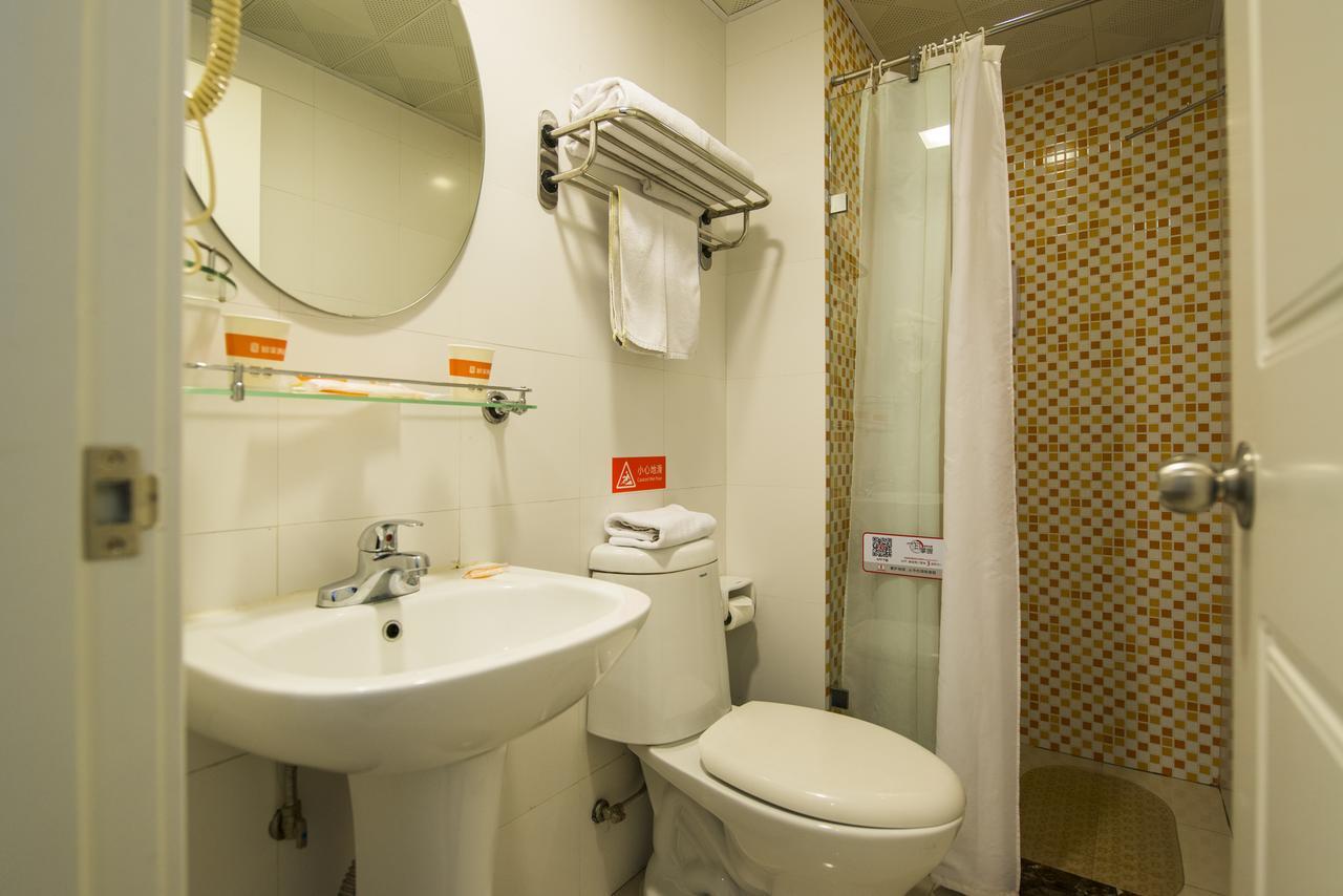 Home Inn Chengdu North Kehua Road Sichuan University Bagian luar foto