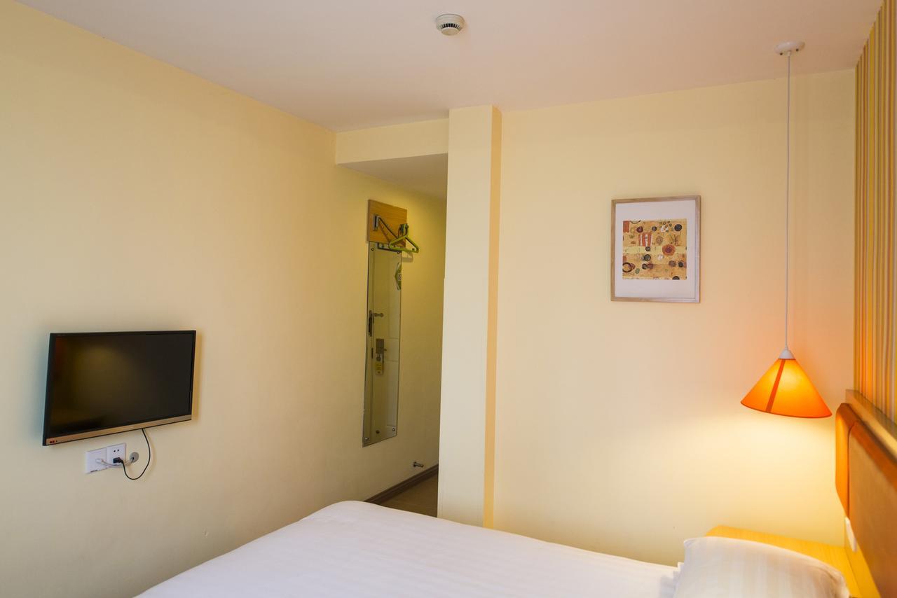 Home Inn Chengdu North Kehua Road Sichuan University Bagian luar foto