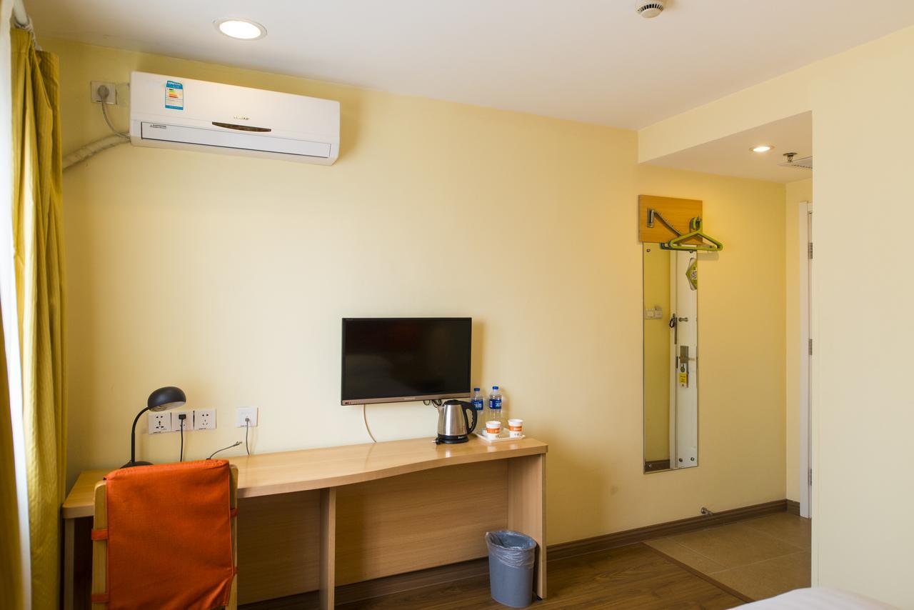 Home Inn Chengdu North Kehua Road Sichuan University Bagian luar foto