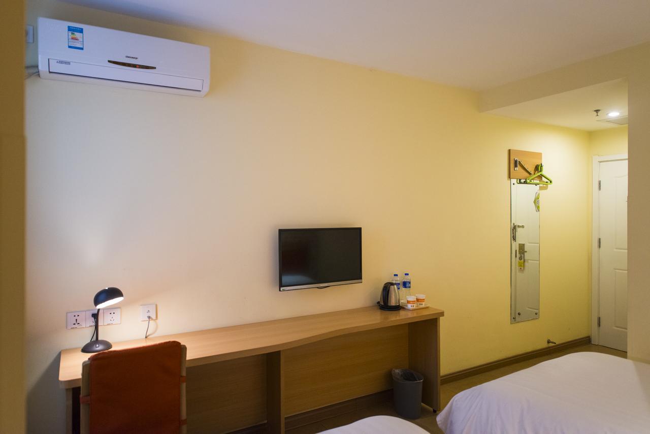 Home Inn Chengdu North Kehua Road Sichuan University Bagian luar foto