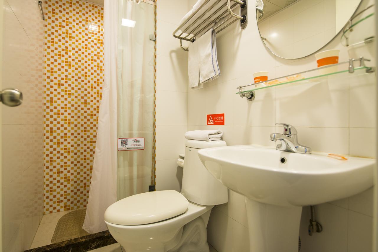 Home Inn Chengdu North Kehua Road Sichuan University Bagian luar foto